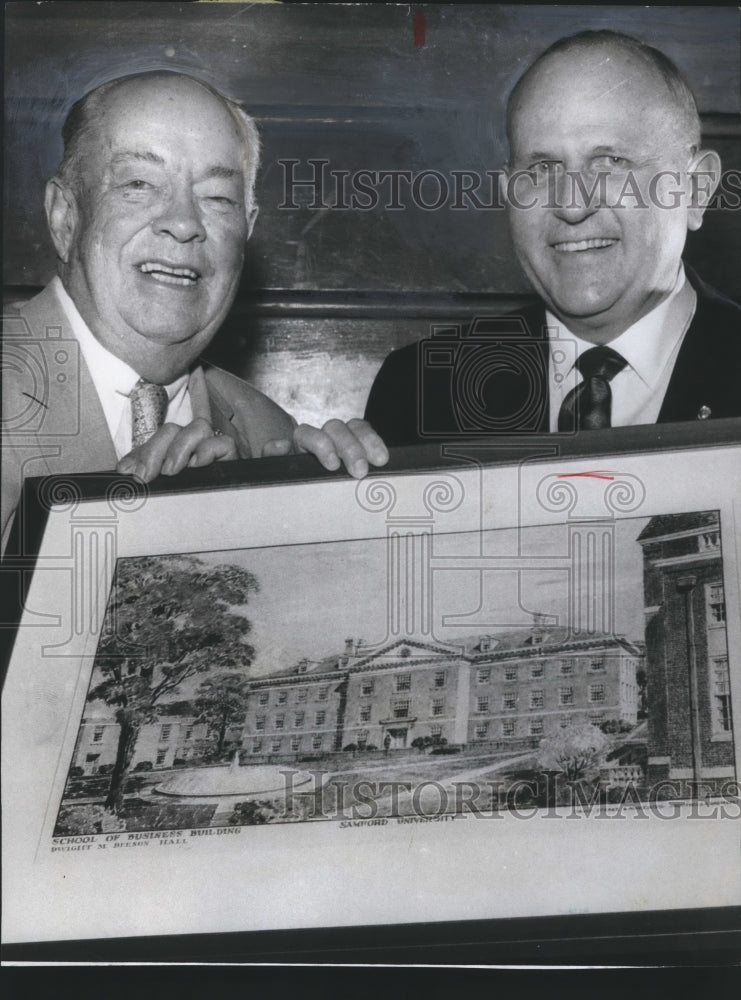 1970 Press Photo Frank Samford and Dwight M. Beeson at Award Ceremony - Historic Images