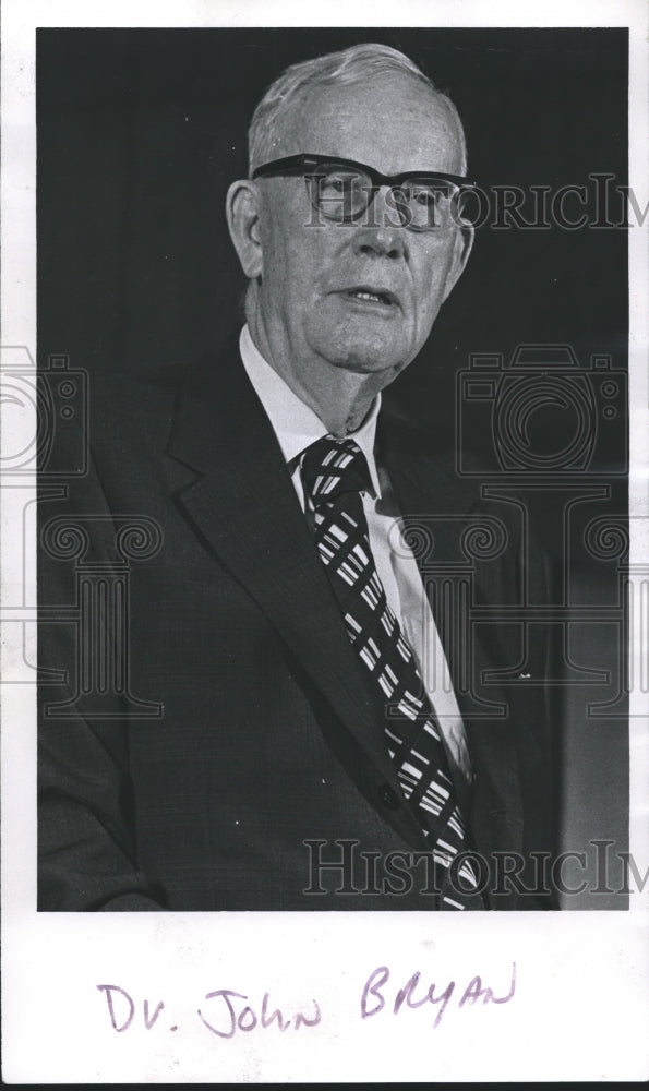 1974 Press Photo Doctor John Bryan, former City Council Member - abna22360 - Historic Images