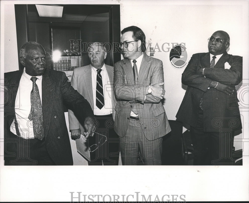 1989, Accused Bribers at Federal Courthouse, Alabama - abna22411 - Historic Images