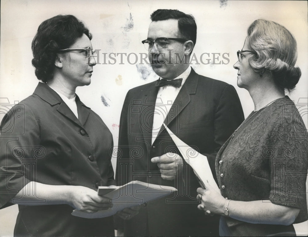 1965 Press Photo Dr. Buris Boshell of Alabama Medical College - abna22446 - Historic Images