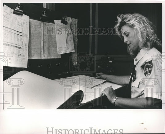 Press Photo Jamie Brown, Clerk at the Birmingham City Jail, Alabama - abna22507 - Historic Images