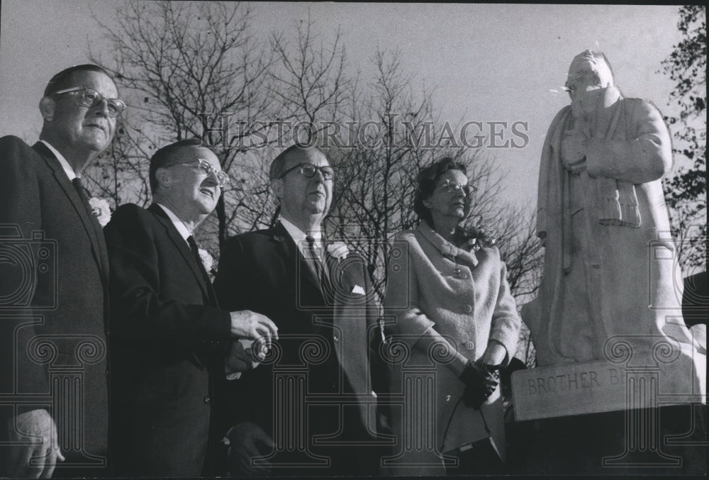 1966 Press Photo Children of Brother Bryan attend prayer point ceremonies - Historic Images