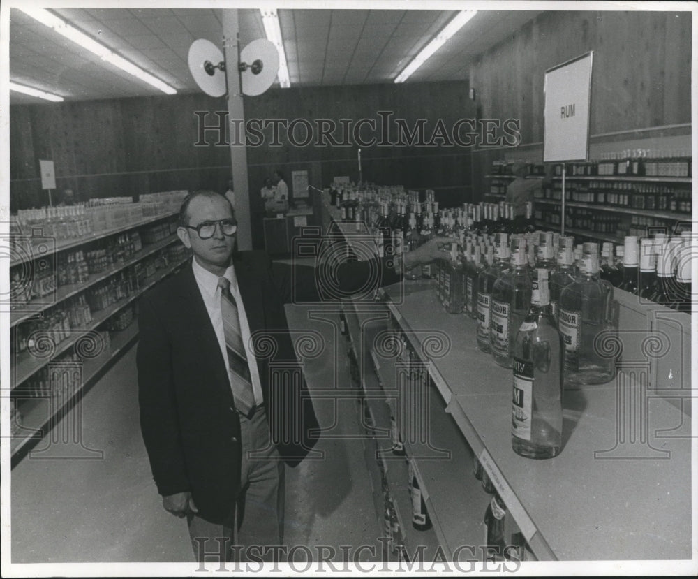 1980, Joe Broadwater in a new self-service liquor store in Montgomery - Historic Images