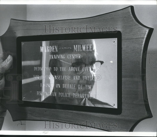 1978 Lieutenant Milwee's reflection, police training center, Alabama - Historic Images