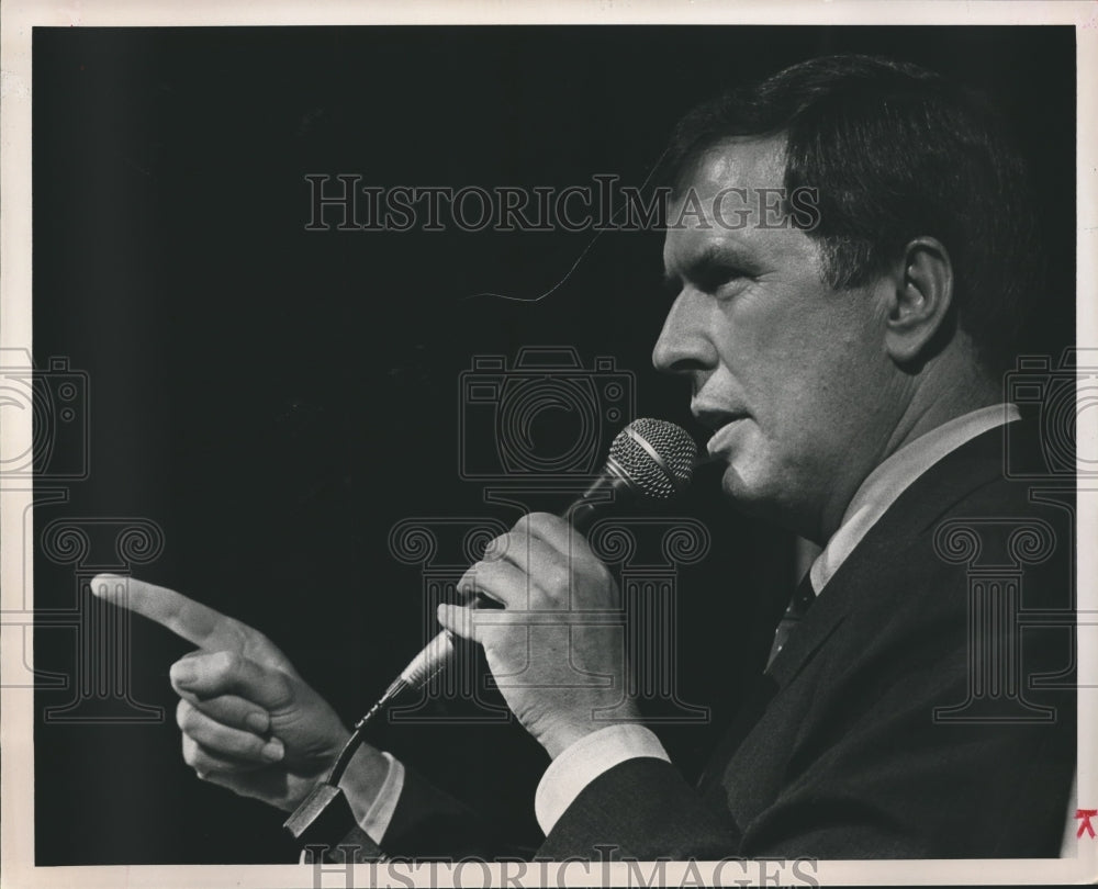 1986 Bill Baxley, Alabama Politician, at Campaign Rally - Historic Images