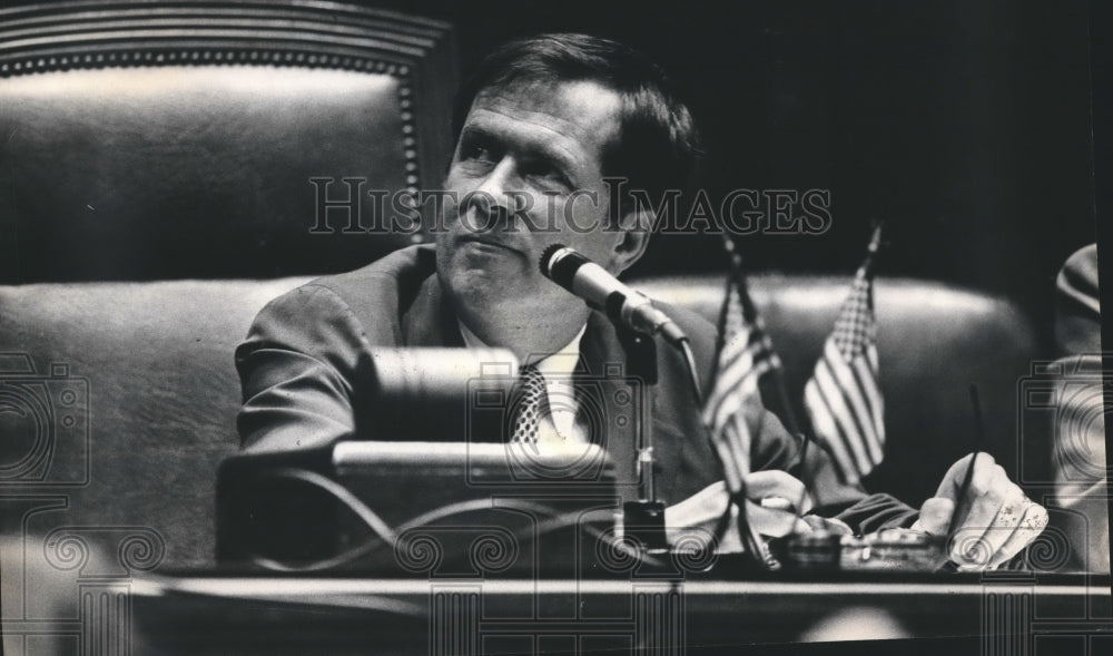 1983 Press Photo Bill Baxley in Special Session of Alabama Legislature - Historic Images