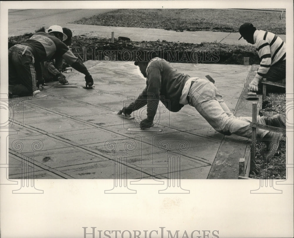 1987 Alabama-Concrete work on sidewalk  at Birmingham&#39;s Linn Park. - Historic Images