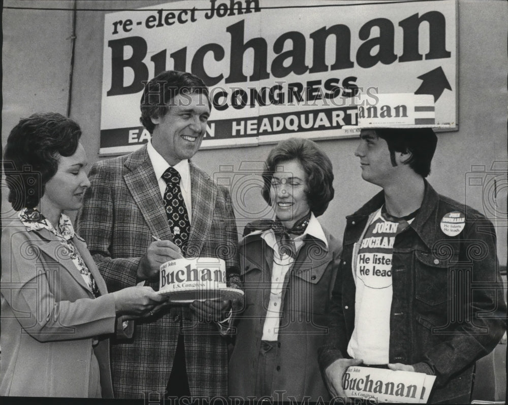 1970 Press Photo United States Representative John Buchanan with Others - Historic Images