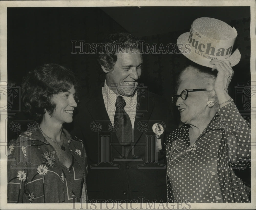 1974 Press Photo John Buchanan, wife Betty and his mother (Birmingham, Alabama - Historic Images