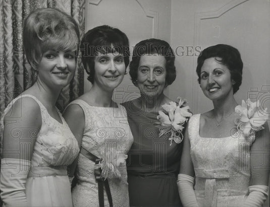 1966 Press Photo Mrs. Wilmer Bullock & Alabama Federated Womens' Clubs Delegates-Historic Images