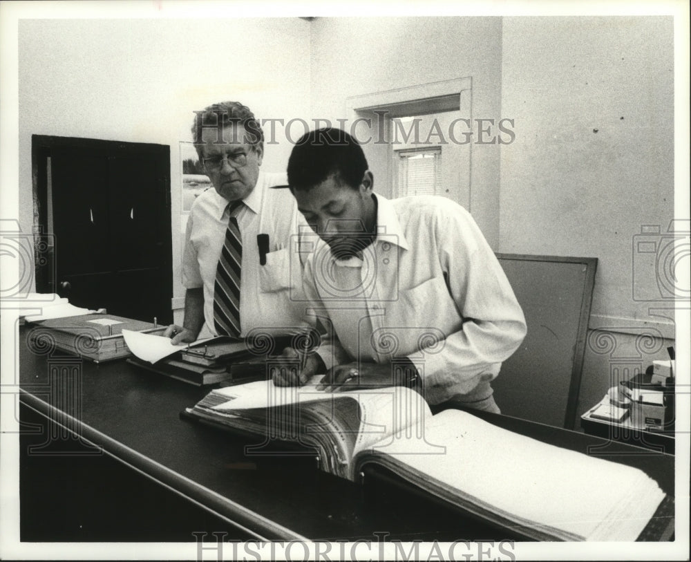 1979 Employees at Bullock County tax assessor's office Alabama - Historic Images