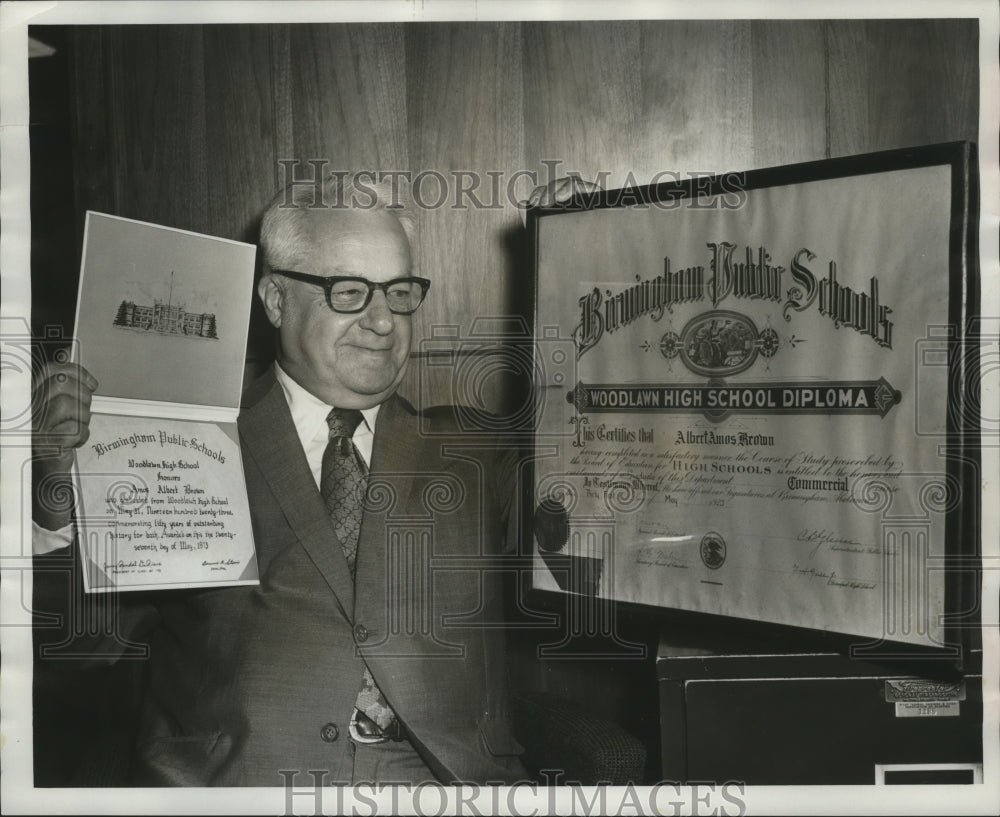 1973 Press Photo Albert A. Brown Commemorates Woodlawn High School's 50th Year - Historic Images
