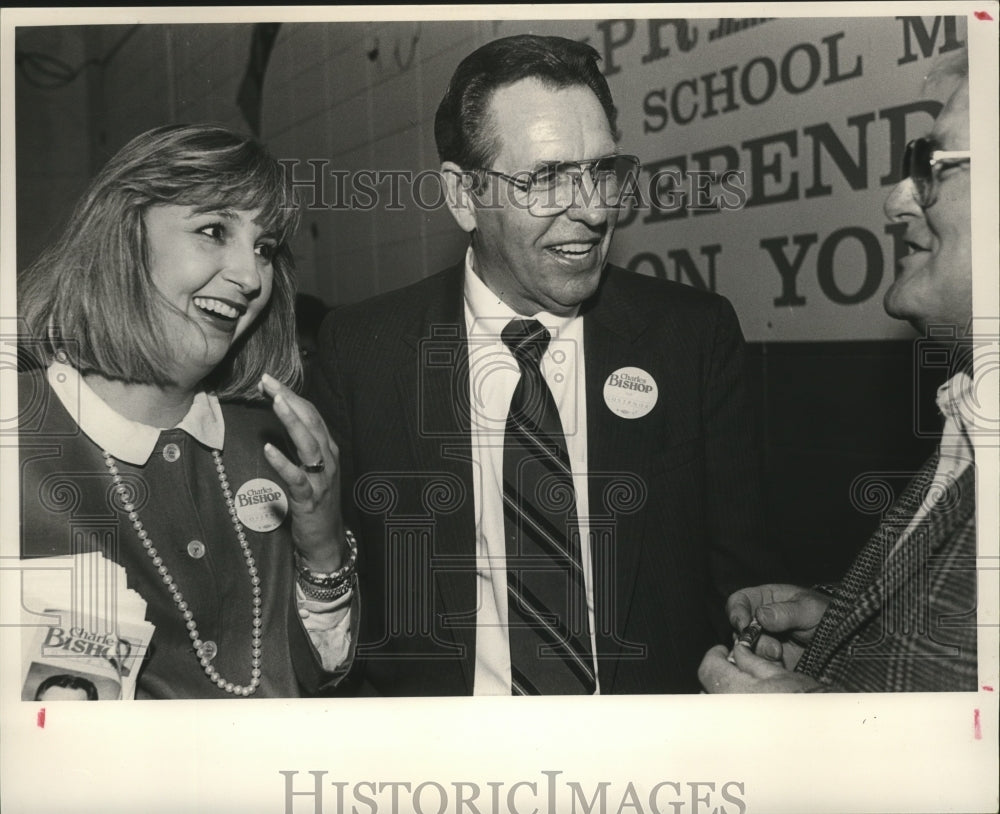 1990 Press Photo Senator Charles Bishop and wife with Donald Wilson of Houston - Historic Images