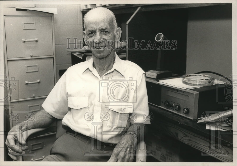 1987 Press Photo Bill Tucker, Shelby County Emergency Management Director - Historic Images