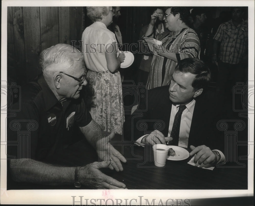 1986 Bill Baxley with Mayor James S Radford at Hartford, Alabama - Historic Images