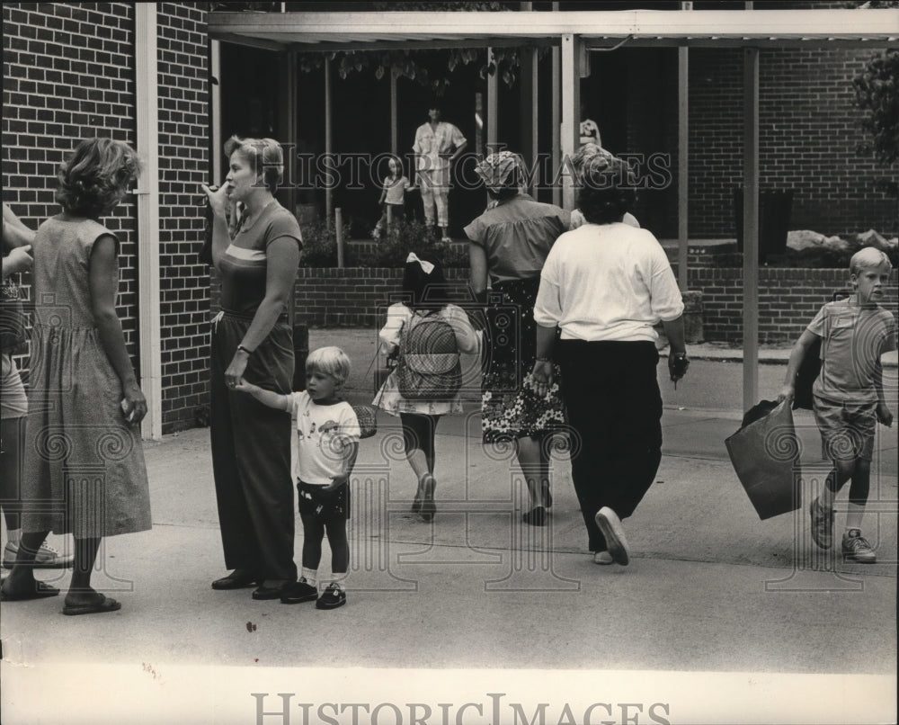 1987 Birmingham, Schools, Both parents and kids were lost, First Day - Historic Images