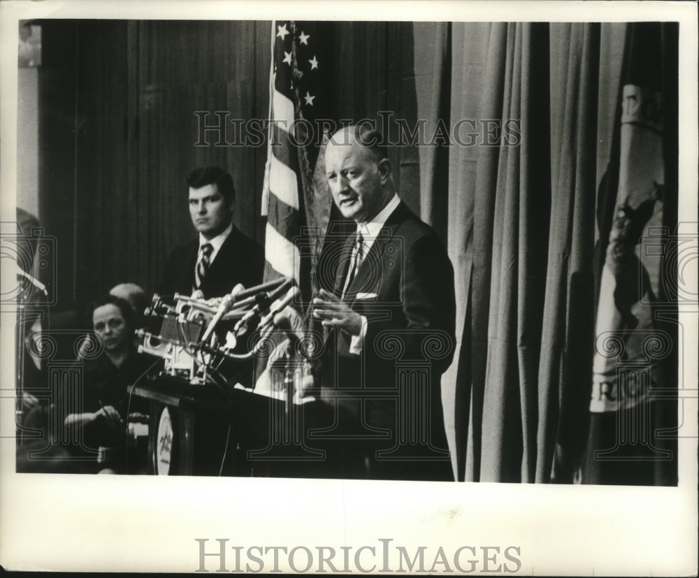 1972 Press Photo Former United States Postmaster General Winton Blount - Historic Images