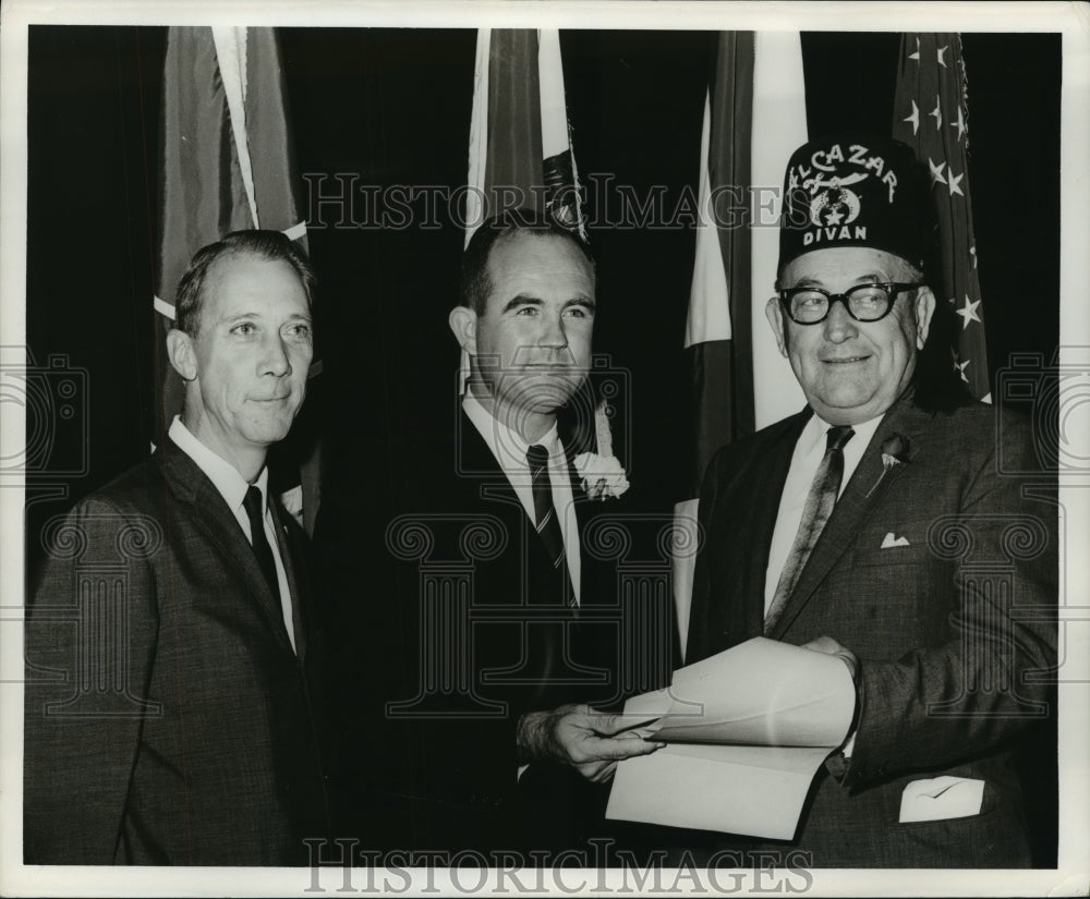 1962 Press Photo Governor of Alabama John Patterson with Others at Event - Historic Images