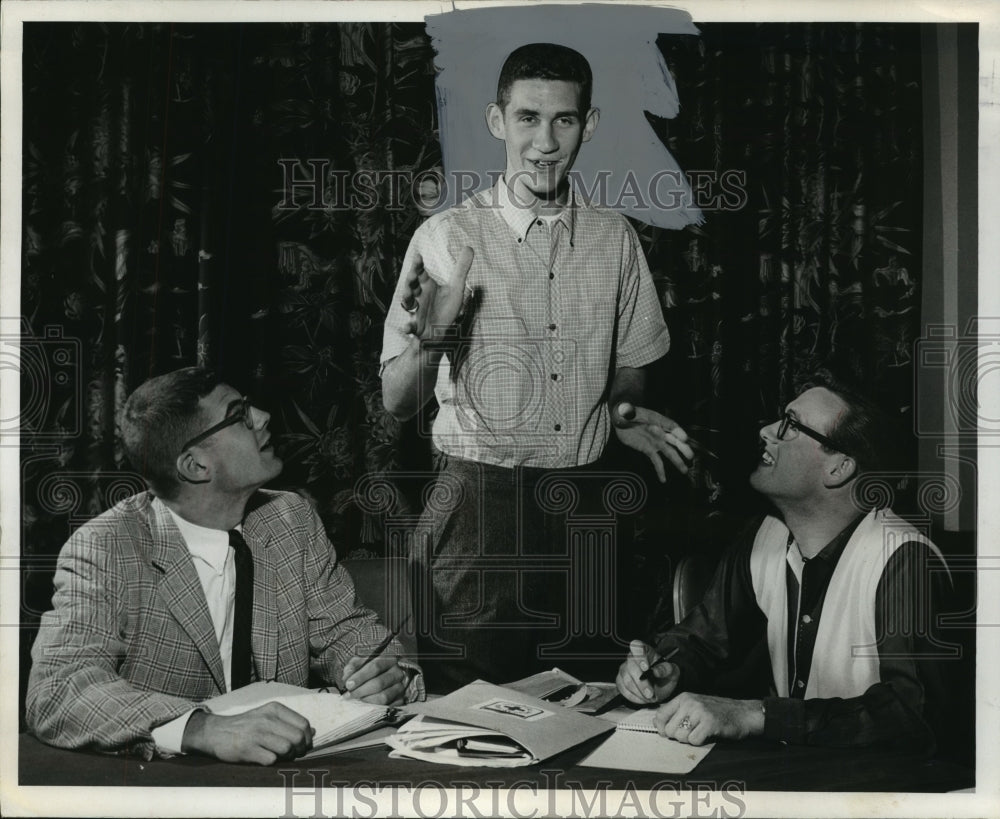 1966 Press Photo Red Cross Representative David Zeigler with Others - abna23086 - Historic Images