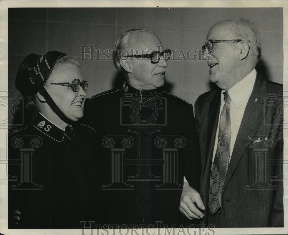 1975 Press Photo General, Mrs. Clarence Wiseman, Judge Windham, Salvation Army - Historic Images