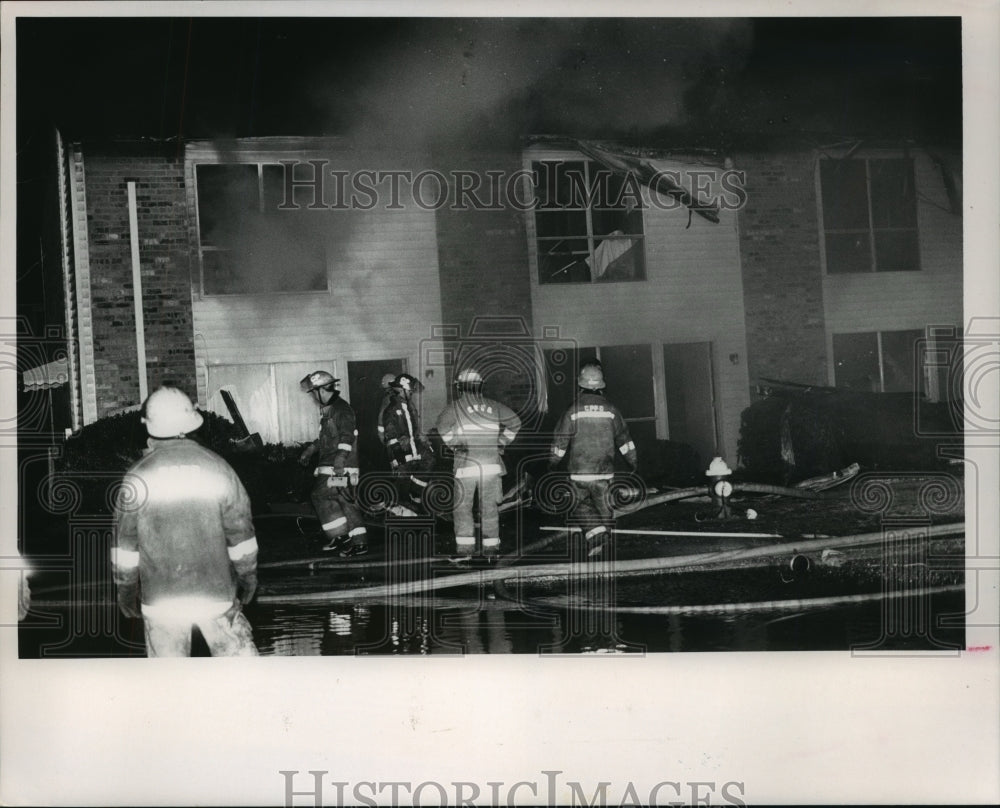 1991, Park Brook complex in Chalkville damaged by fire, Birmingham - Historic Images