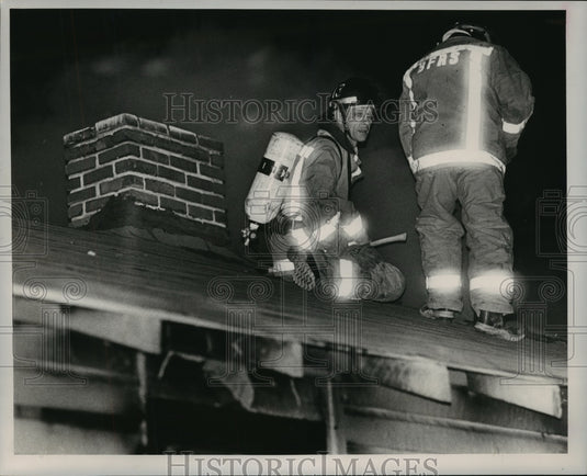 1988, Firefighters on roof of burning home, Birmingham, Alabama - Historic Images