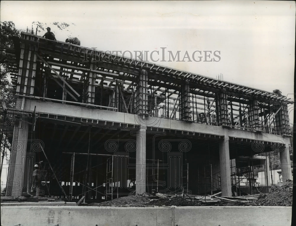 1965 Press Photo Jim Lewis Realty Sales is constructing Office Building - Historic Images