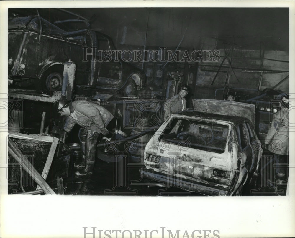 1981 Shell service station at Green Springs Highway after Explosion - Historic Images