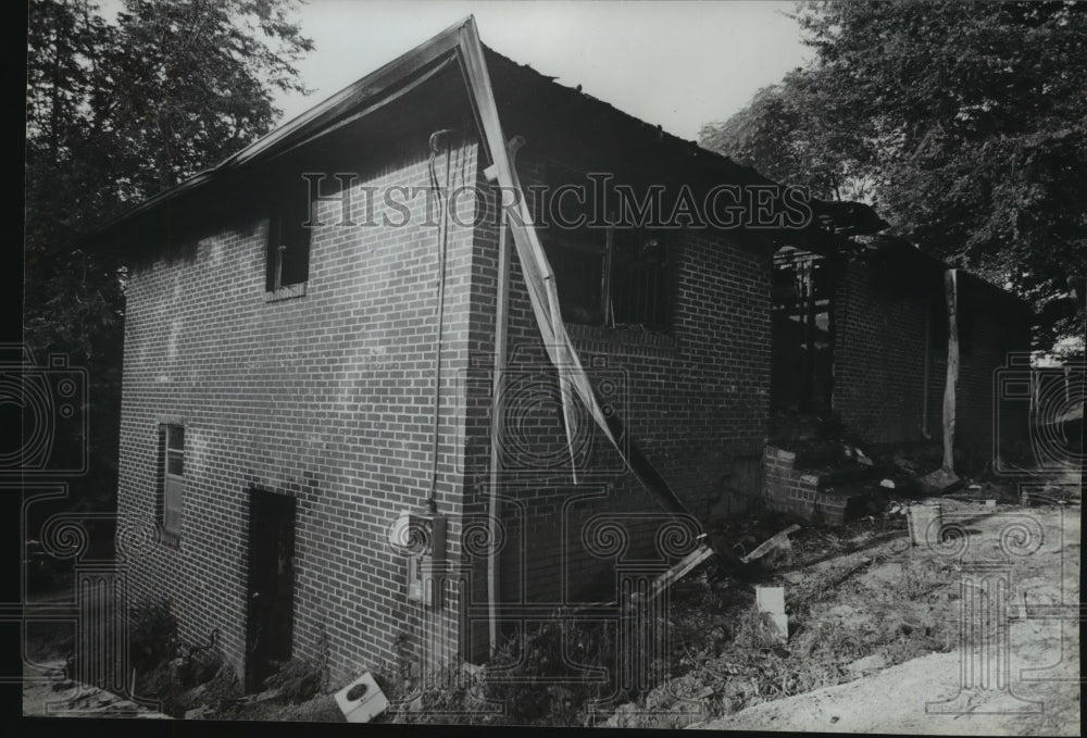 1980, Alabama State Representative Jerome Tucker Home destroyed - Historic Images