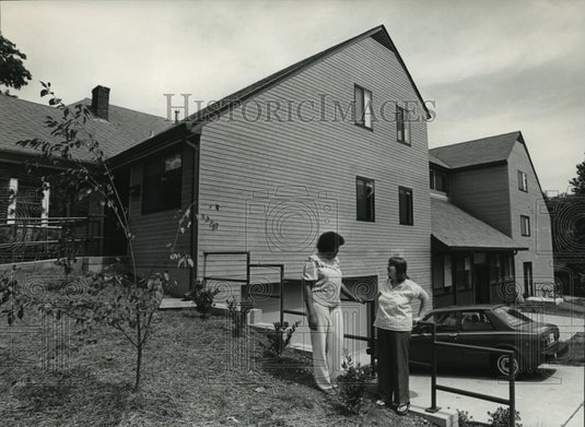 1982 Odell Davis and Jo Helen Ware at Horizon Home, Avondale Park - Historic Images