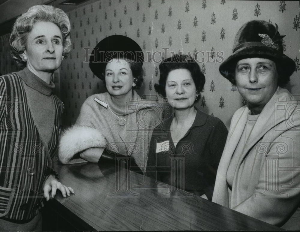 1967 Press Photo Members, meeting, Council One Toastmistress Club International - Historic Images