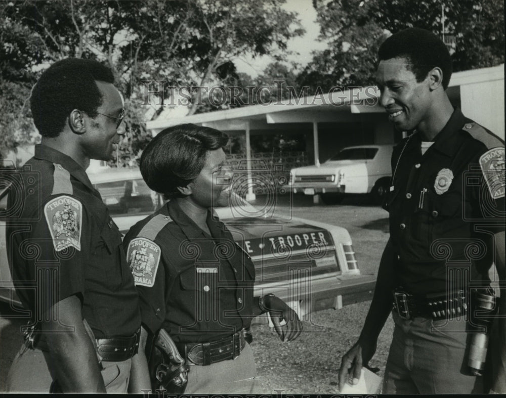 1971, Alabama State Trooper Clara Zeigler and fellow troopers by car - Historic Images