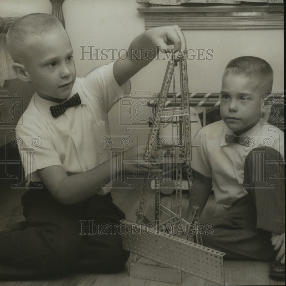 1963 Press Photo Jack Zorn Family Members Jackson and Tommy, Clay County - Historic Images