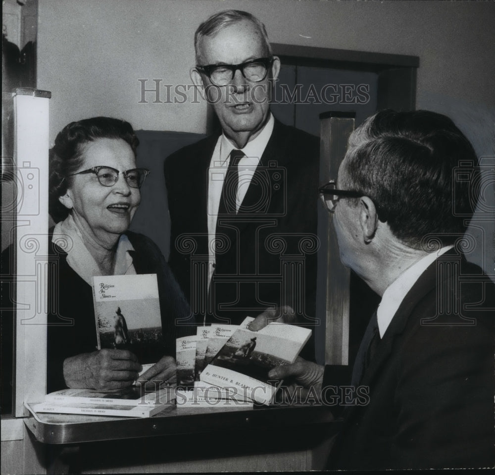 1967 Press Photo Mrs. L.M. Winn, Daughter of Brother Bryan, and Son John - Historic Images