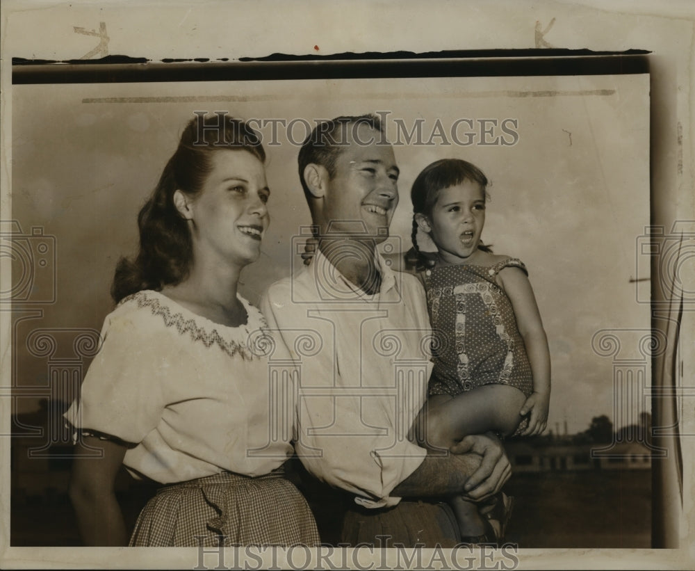 1946 Tuscaloosa, Alabama, University of Alabama: Veterans, Family - Historic Images