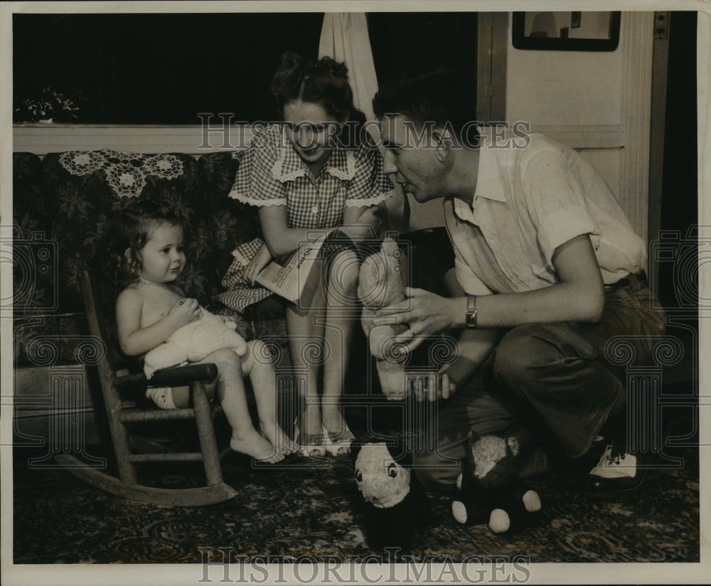 1946, Tuscaloosa Alabama, University of Alabama Veterans Family - Historic Images