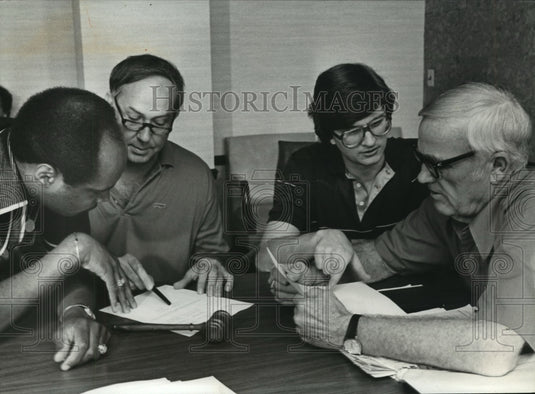1982 Press Photo Jeff Germany, Others at Birmingham, Alabama City Council Meet - Historic Images