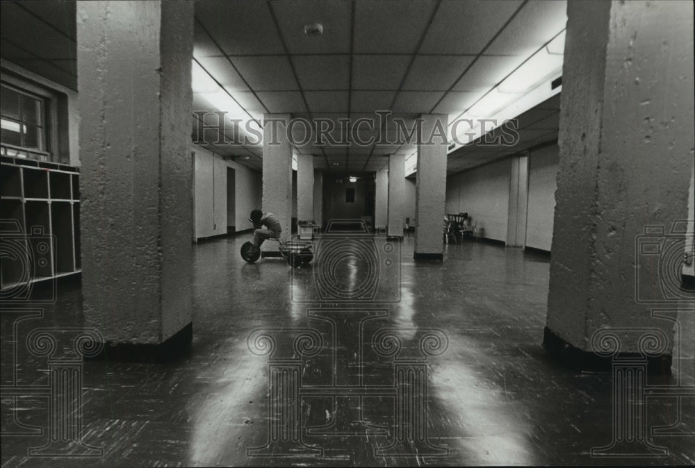 1982 Press Photo Early morning scene at Central City Center Day Care, Closing - Historic Images