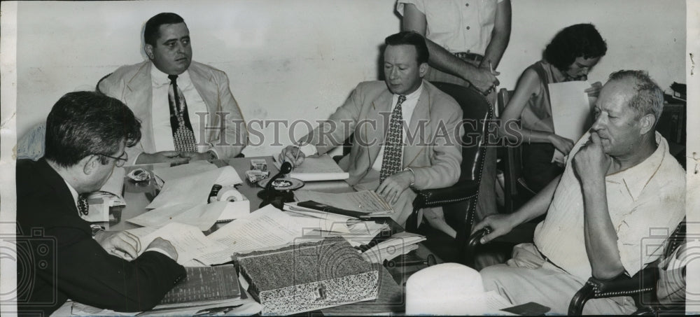 1951 Glen Vinson is investigated by legislative committee, Alabama - Historic Images