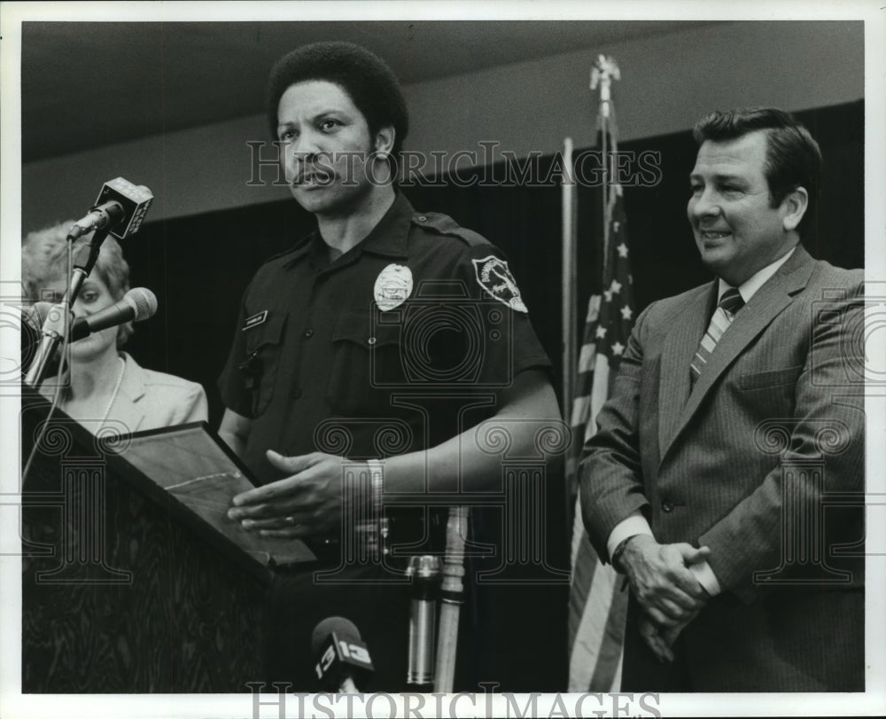 1982 Press Photo Birmingham, Alabama Police Officer of the Year James Chambliss - Historic Images