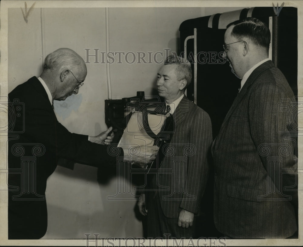 1946, Unidentified persons at George Eaves Clinic, Birmingham - Historic Images