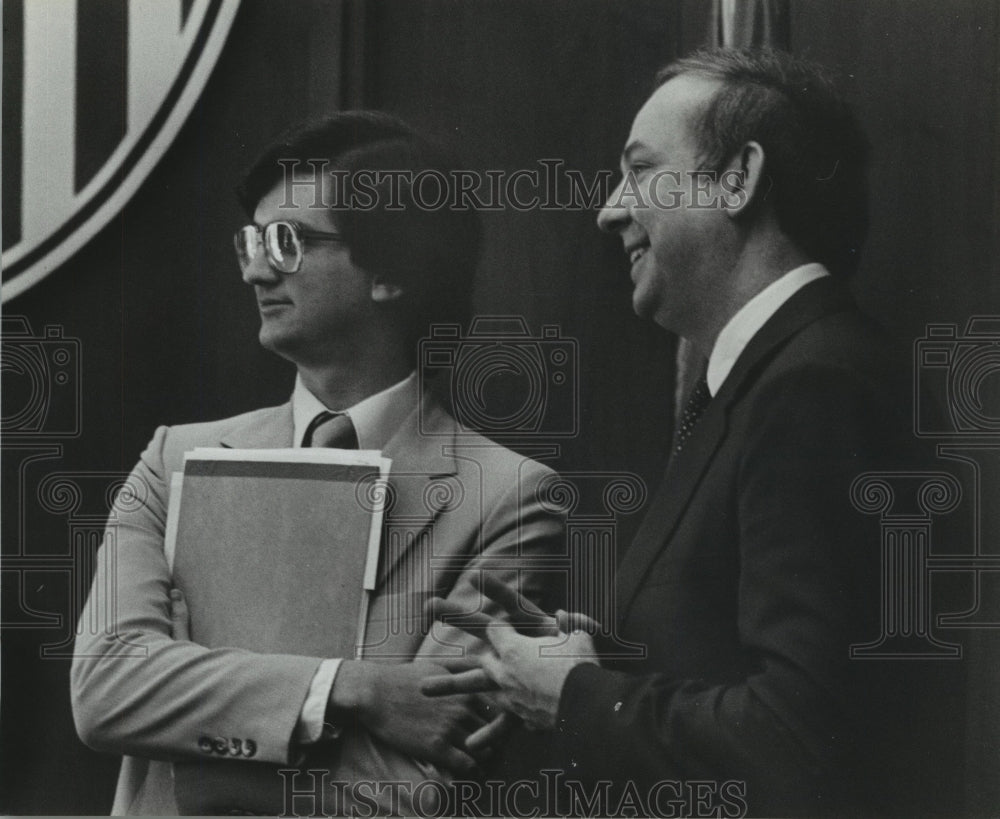 1981 Press Photo Tom Fletcher, David Herring of Birmingham, Alabama City Council - Historic Images