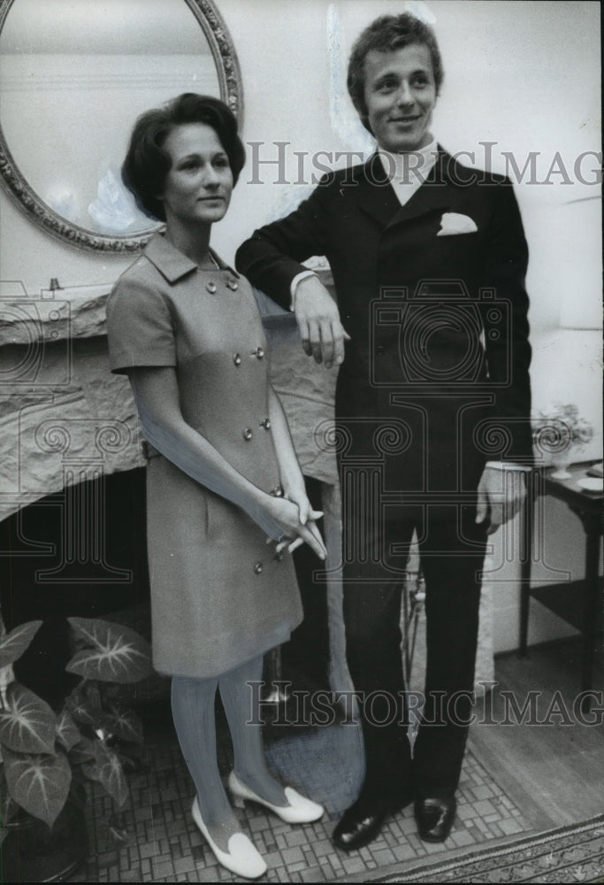 1970 Press Photo Mrs. William Turnipseed and Phillippe Bon of Paris at Event - Historic Images