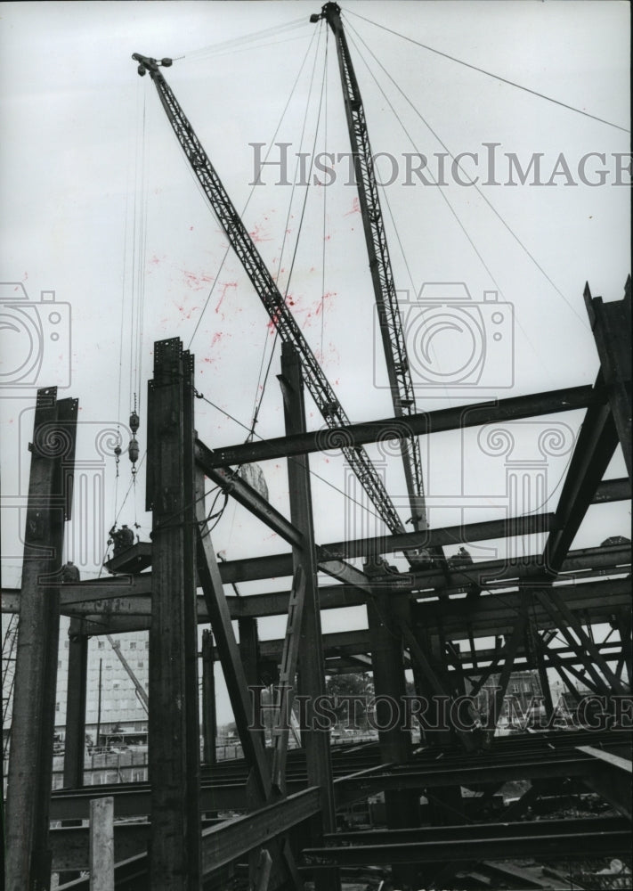 1969 Press Photo Steel Skeleton for South Central Bell Building, 30 story - Historic Images