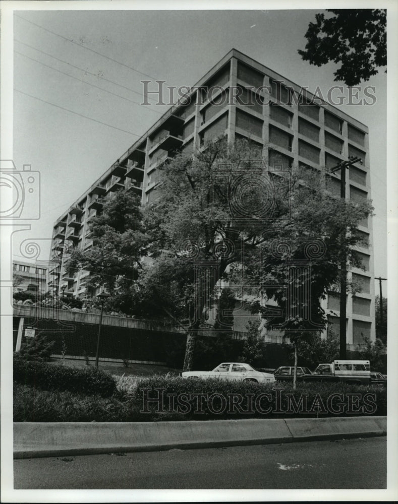 1987 Birmingham, Alabama Condominiums: Park Towers - Historic Images