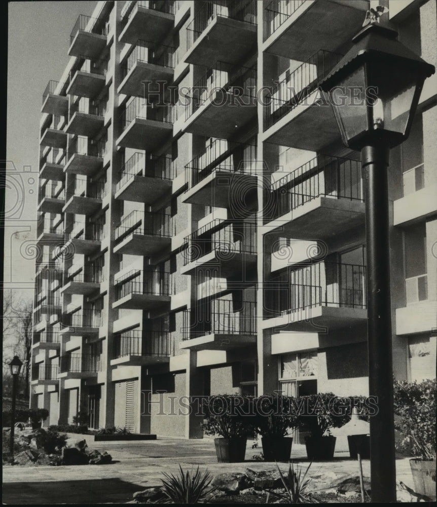 1969, The 11 story, 107 unit Park Tower Apartments, Birmingham - Historic Images