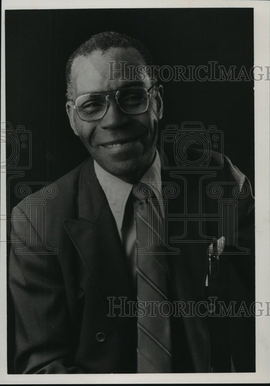 1990 Lawrence Carter, CEO Lucky's Enerprises - Historic Images