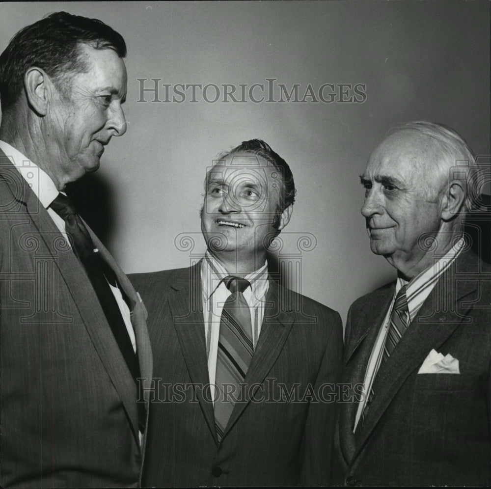 1972 Press Photo G. O. Spencer, Doctor Reuben, Doctor Emmett Carmichael at Event - Historic Images