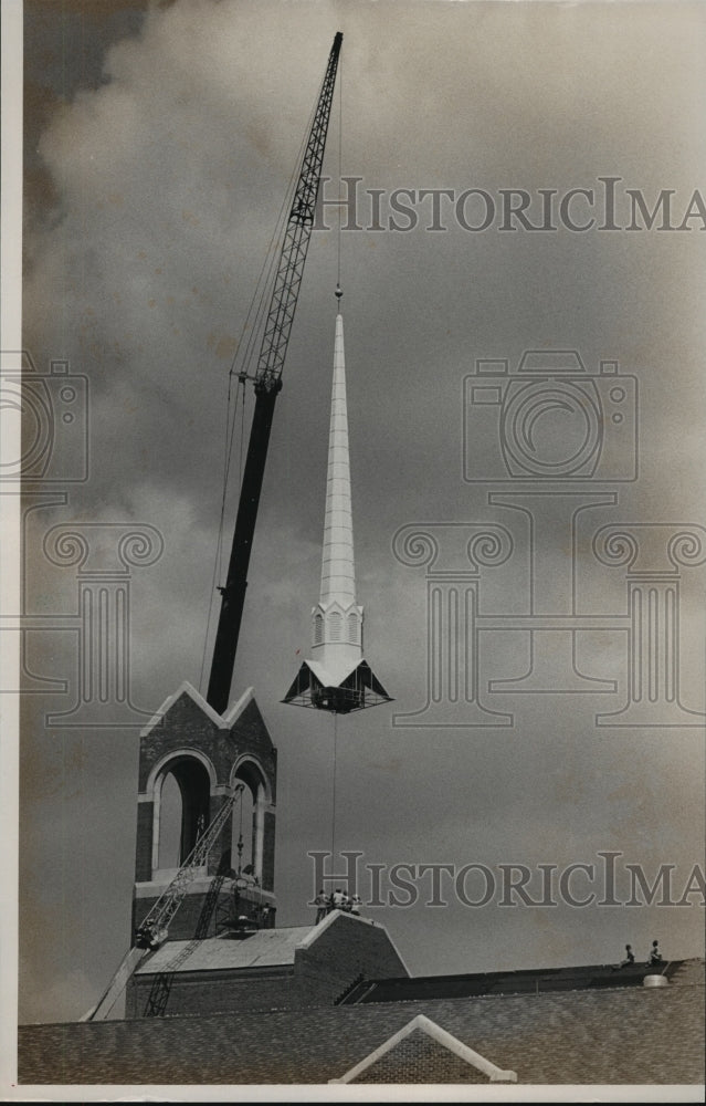 1987 Steeple hoisted on Briarwood Presbyterian Church in Birmingham - Historic Images