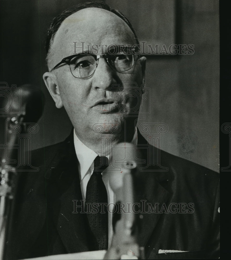 1963, Birmingham Councilman M. E. Wiggins at meeting - abna24095 - Historic Images